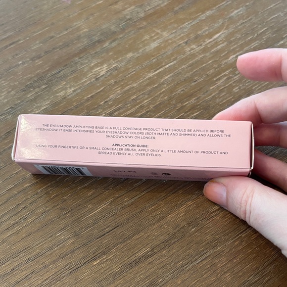 Ace Beaute Eyeshadow Amplifying Base - Medium - Picture 4 of 4